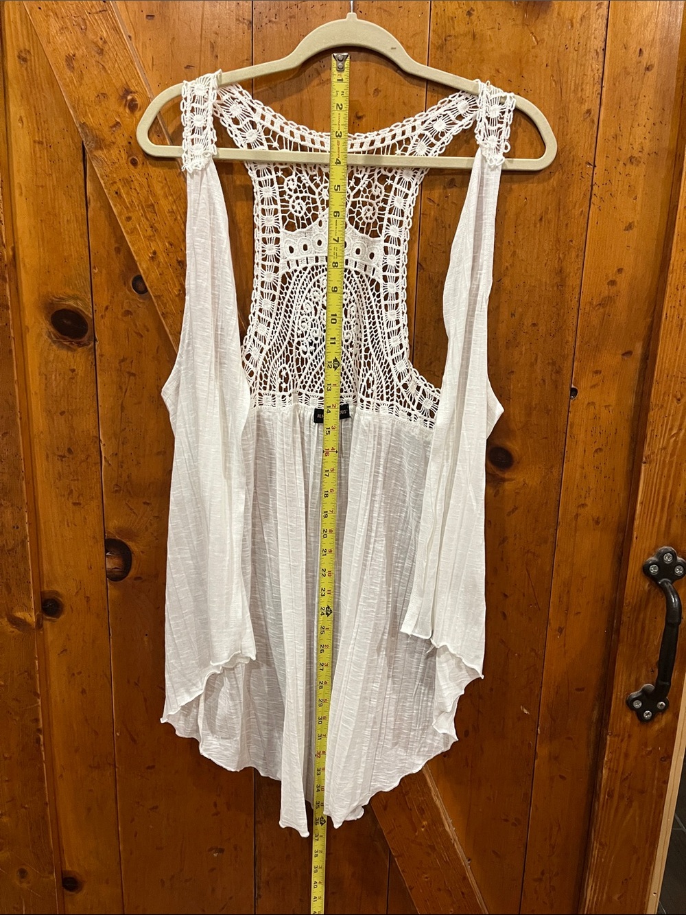 White Ribbed and Lace Vest with Lettuce Hem